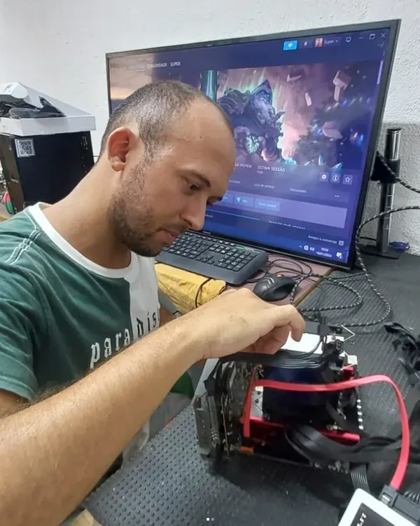 Cassiano Soares, técnico em informática
